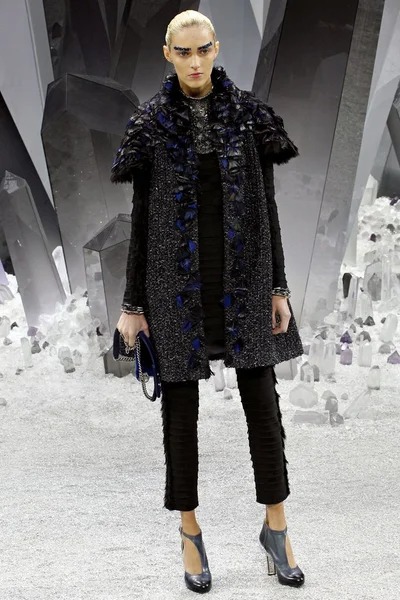 Look 50